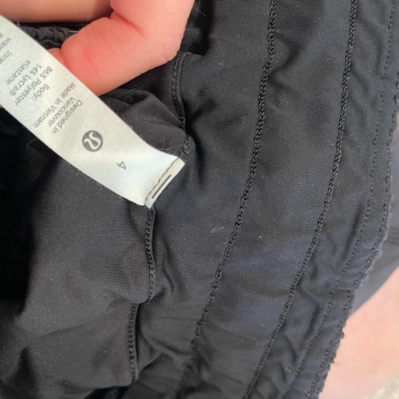 Lululemon black running shorts Size 4 Women’s - Picture 3 of 4